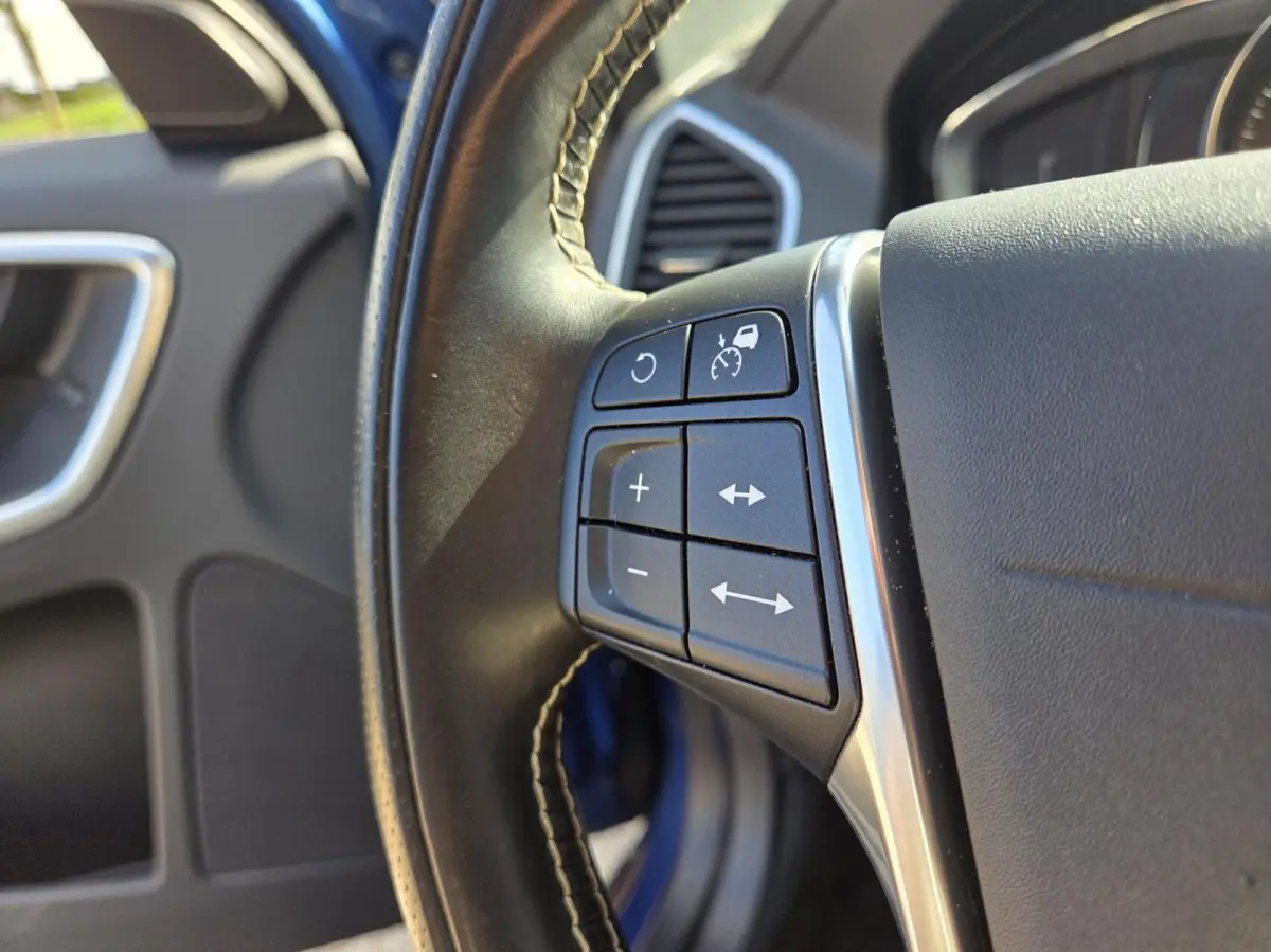 2.0 T5 R-Design AWD | 245 PK | Elektr. achterklep / Adaptive Cruise