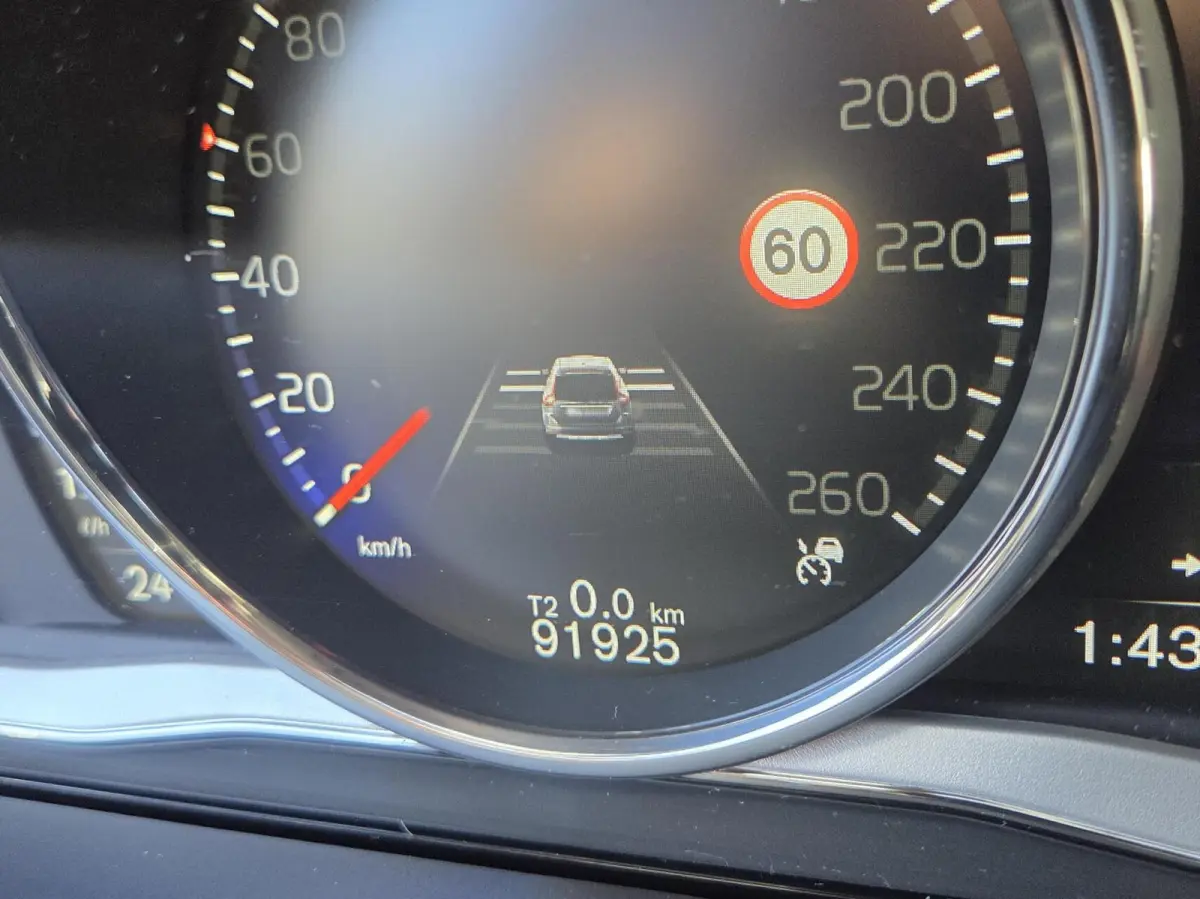 2.0 T5 R-Design AWD | 245 PK | Elektr. achterklep / Adaptive Cruise