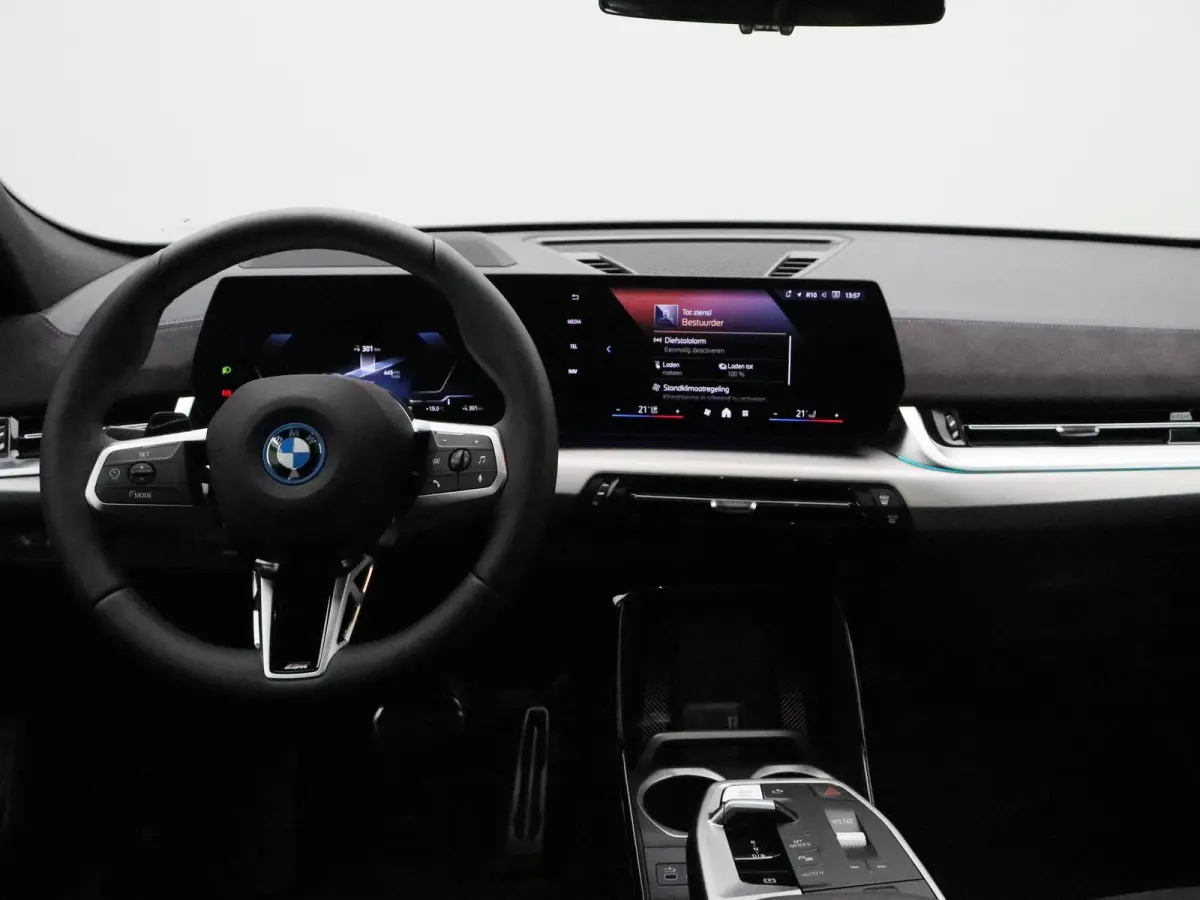 xDrive30 67 kWh M Sport Edition M Sportpakket Pro | Innovation Pack | Harman Kardon | Panoramadak