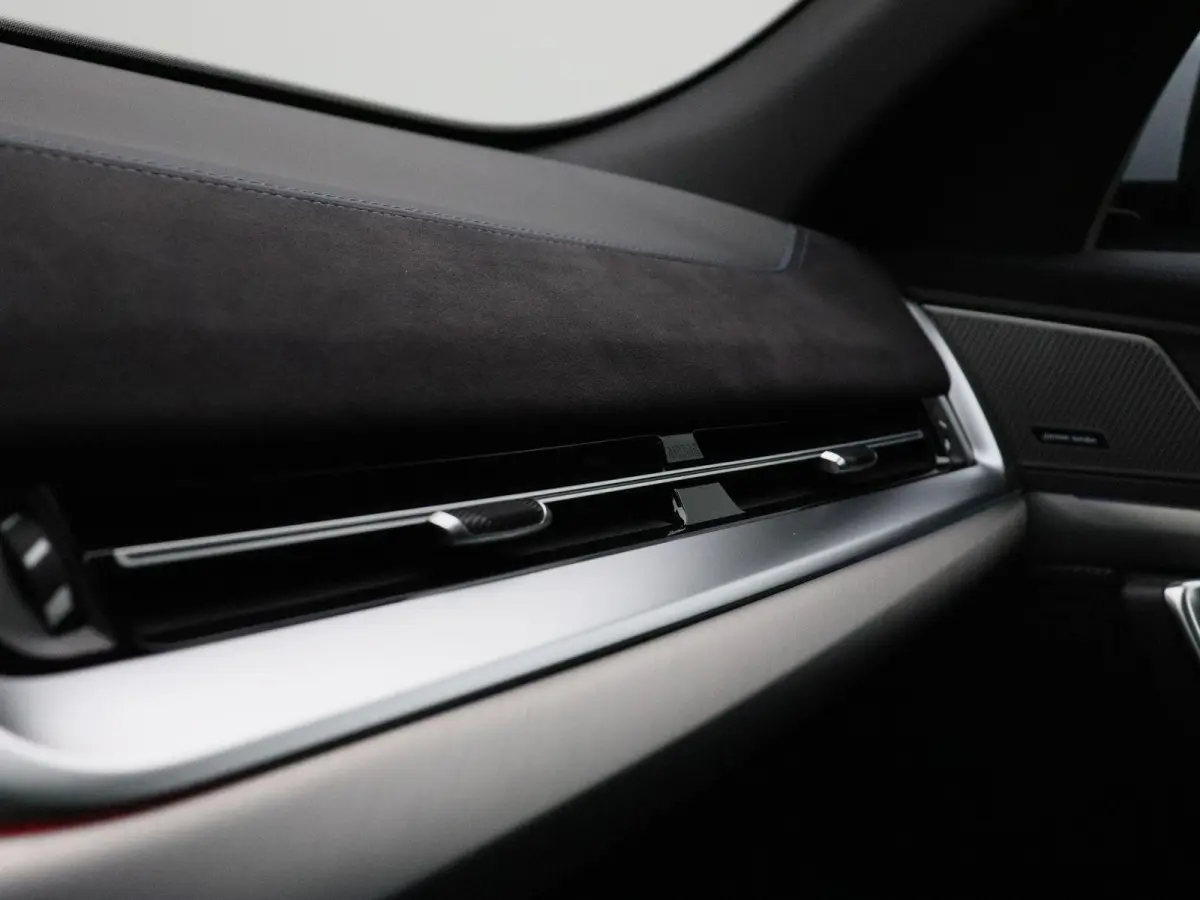 xDrive30 67 kWh M Sport Edition M Sportpakket Pro | Innovation Pack | Harman Kardon | Panoramadak