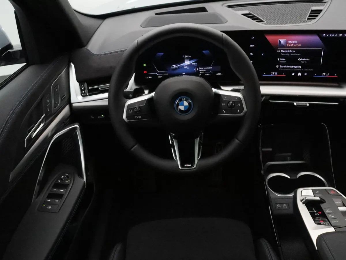 xDrive30 67 kWh M Sport Edition M Sportpakket Pro | Innovation Pack | Harman Kardon | Panoramadak
