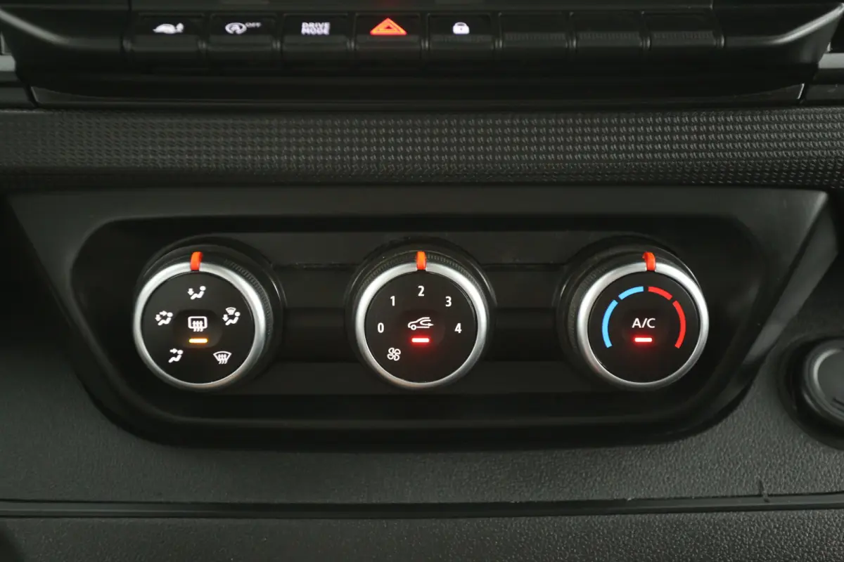 2.0 DCI 150PK L2H1 | Automaat | Airco | Camera | Cruise | Carplay | LED | 2xSchuifdeur | 3 Zits | Trekhaak