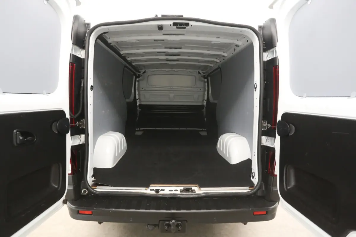 2.0 DCI 150PK L2H1 | Automaat | Airco | Camera | Cruise | Carplay | LED | 2xSchuifdeur | 3 Zits | Trekhaak