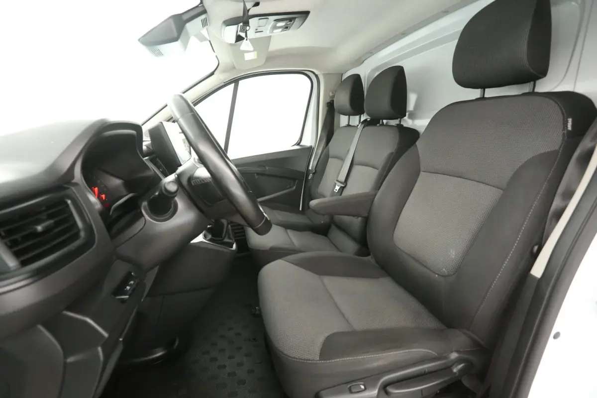 2.0 DCI 150PK L2H1 | Automaat | Airco | Camera | Cruise | Carplay | LED | 2xSchuifdeur | 3 Zits | Trekhaak