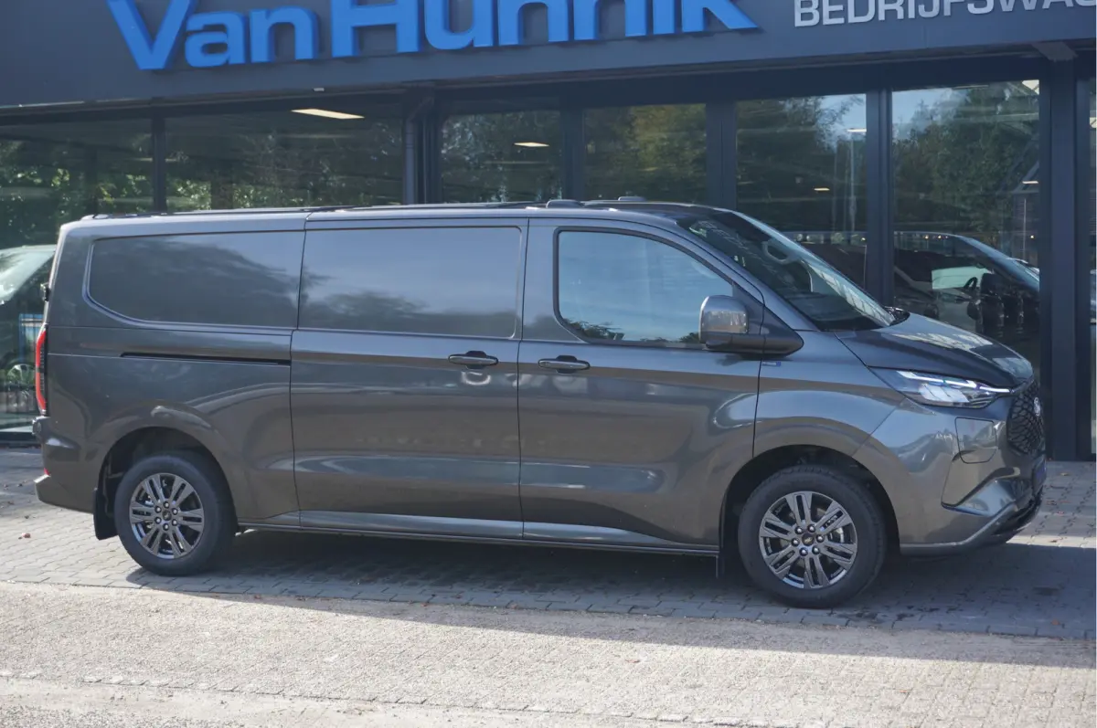 340L 218PK 71KWH Limited AUT BPM VRIJ!! Navi, ACC, 360° Cam, 17" LM, Trekhaak!! NR. EC32