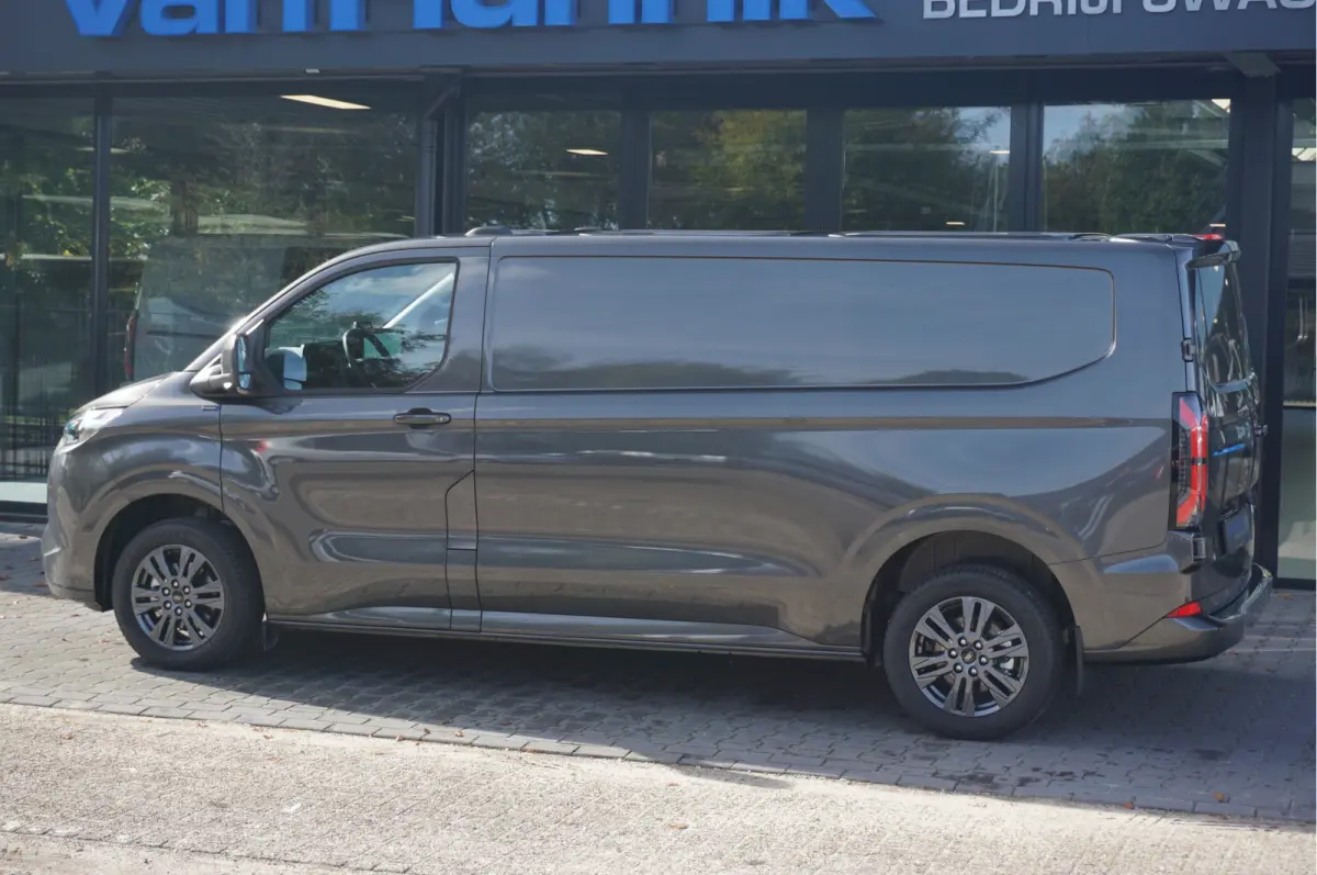 340L 218PK 71KWH Limited AUT BPM VRIJ!! Navi, ACC, 360° Cam, 17" LM, Trekhaak!! NR. EC32