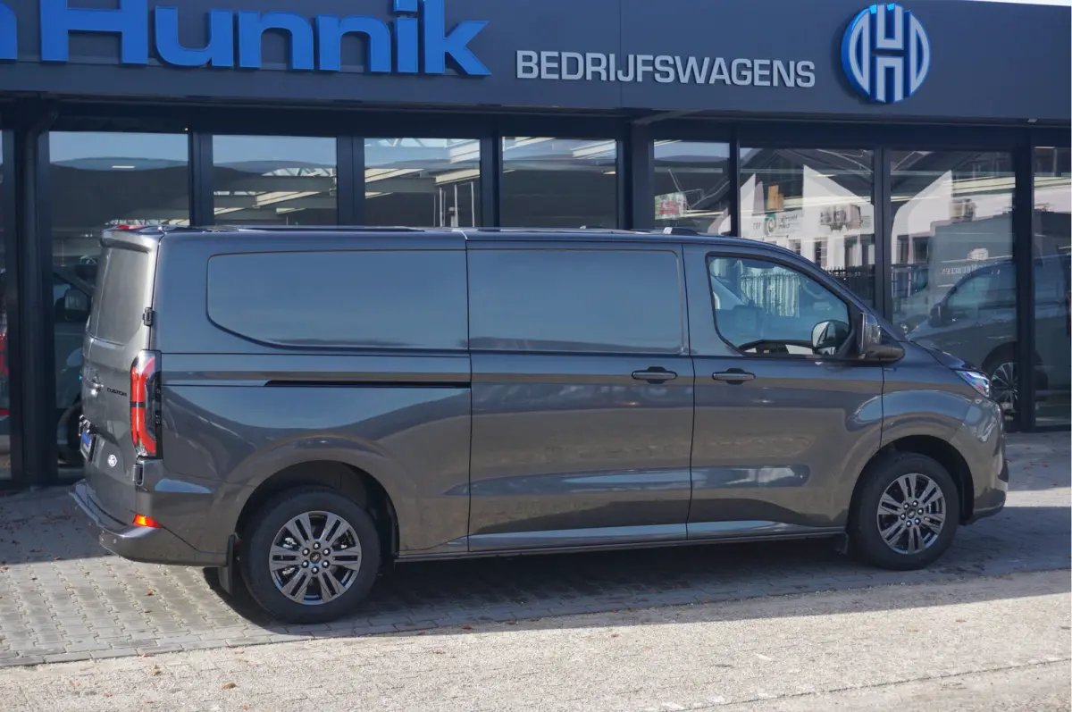 340L 218PK 71KWH Limited AUT BPM VRIJ!! Navi, ACC, 360° Cam, 17" LM, Trekhaak!! NR. EC32