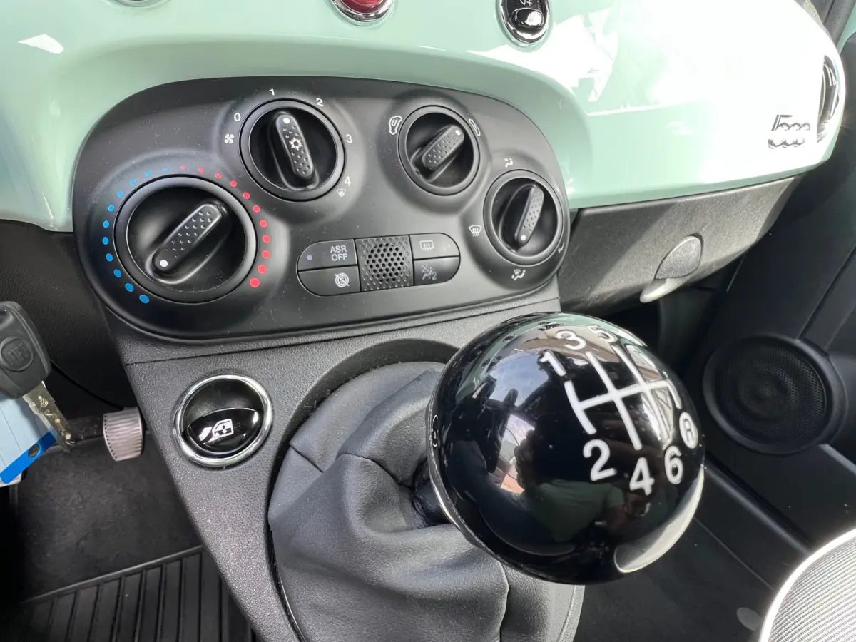 1.0 Hybrid Lounge Airco / Apple Carplay / Android Auto / 15" LM Velgen / Park Sensors / 1e Eigenaar!