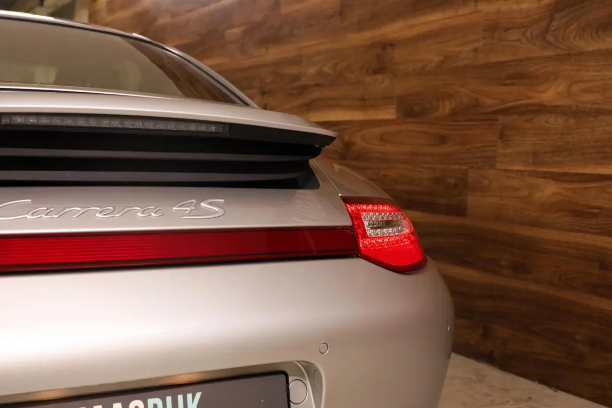 3.8 Carrera 4S