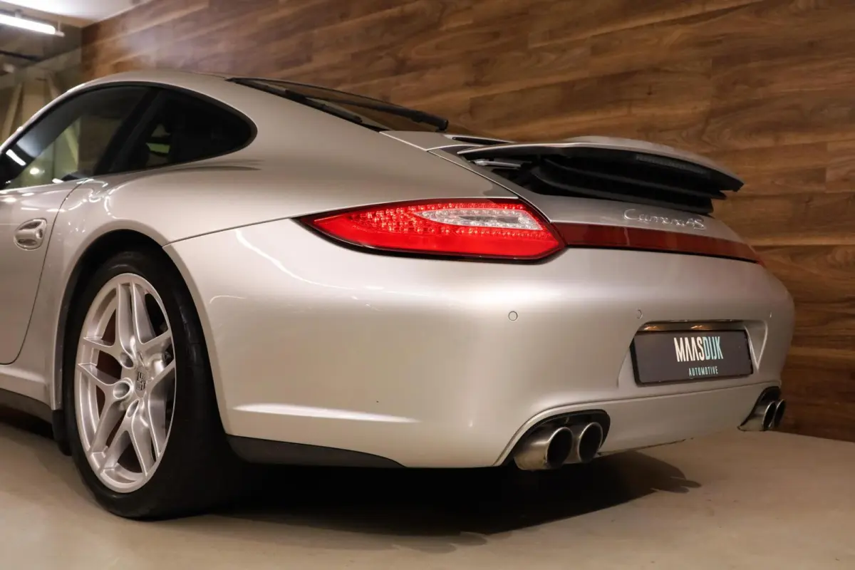 3.8 Carrera 4S