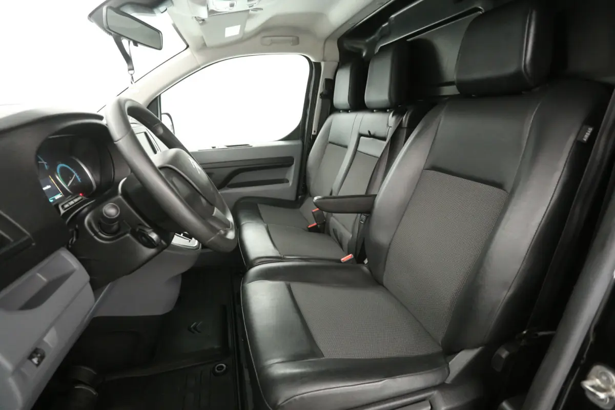 75 kWh L2H1 | Snelladen | SOH 87% | Airco | Cruise | Carplay | 3 Zits | Parkeersensoren