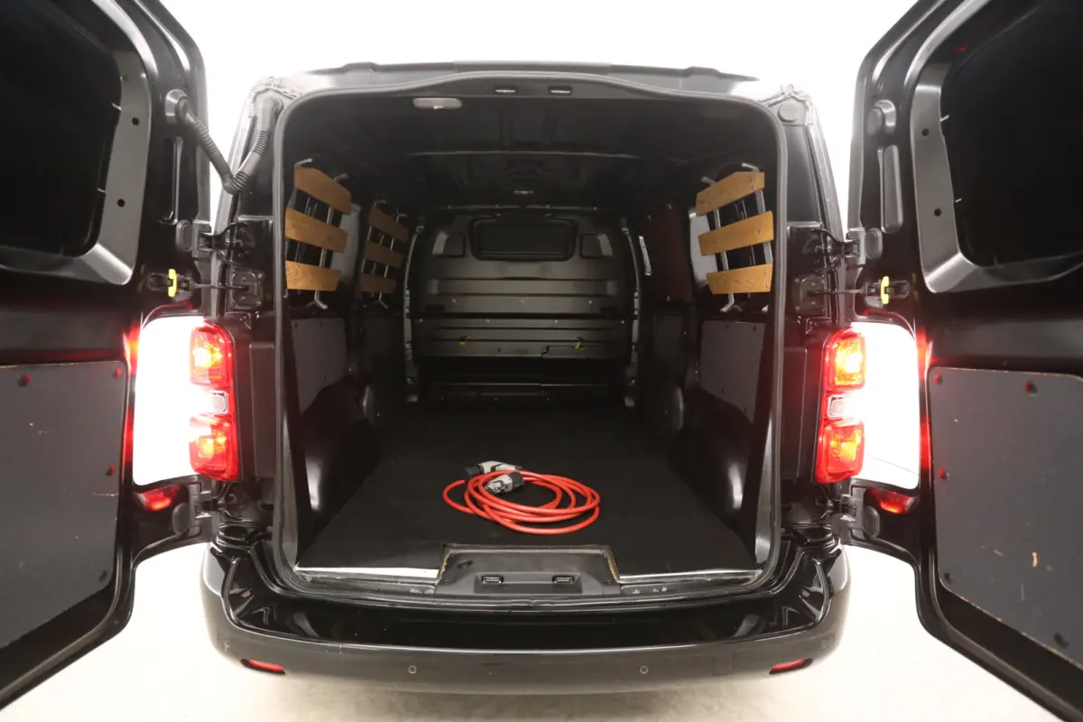 75 kWh L2H1 | Snelladen | SOH 87% | Airco | Cruise | Carplay | 3 Zits | Parkeersensoren