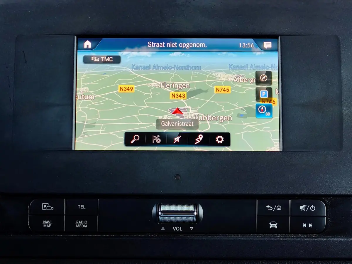 316 RWD AUTOMAAT CRUISE CLIMA 2800KG TREKHAAK CAMERA STOELVERWARMING L2H2 BLACK EDITION