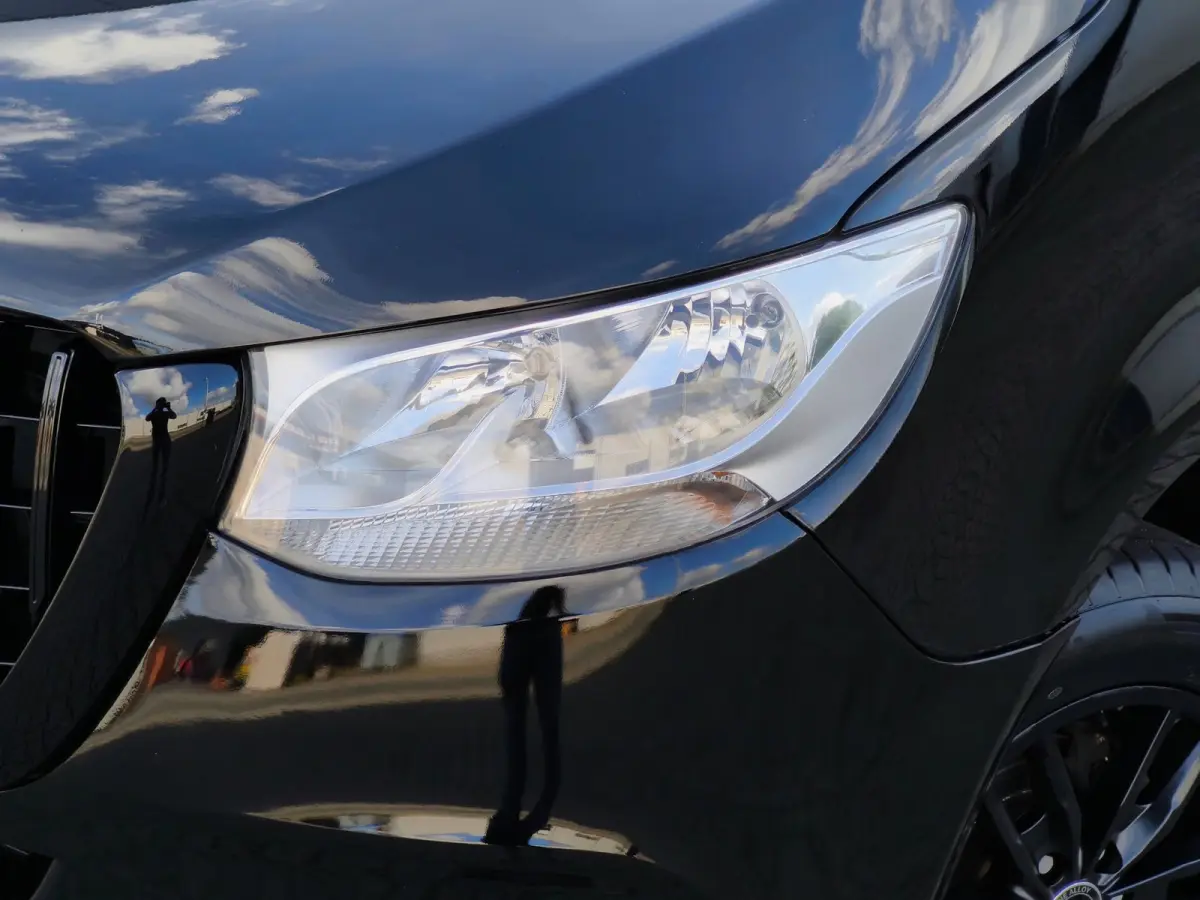 316 RWD AUTOMAAT CRUISE CLIMA 2800KG TREKHAAK CAMERA STOELVERWARMING L2H2 BLACK EDITION