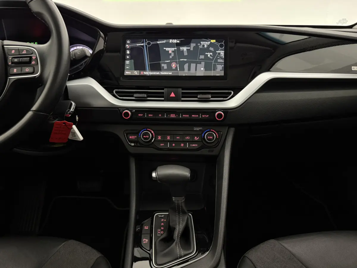 1.6 GDi Hybrid DynamicLine | Camera | Clima | Carplay | Cruise | Trekhaak | Navi | Parkeersens. | NAP