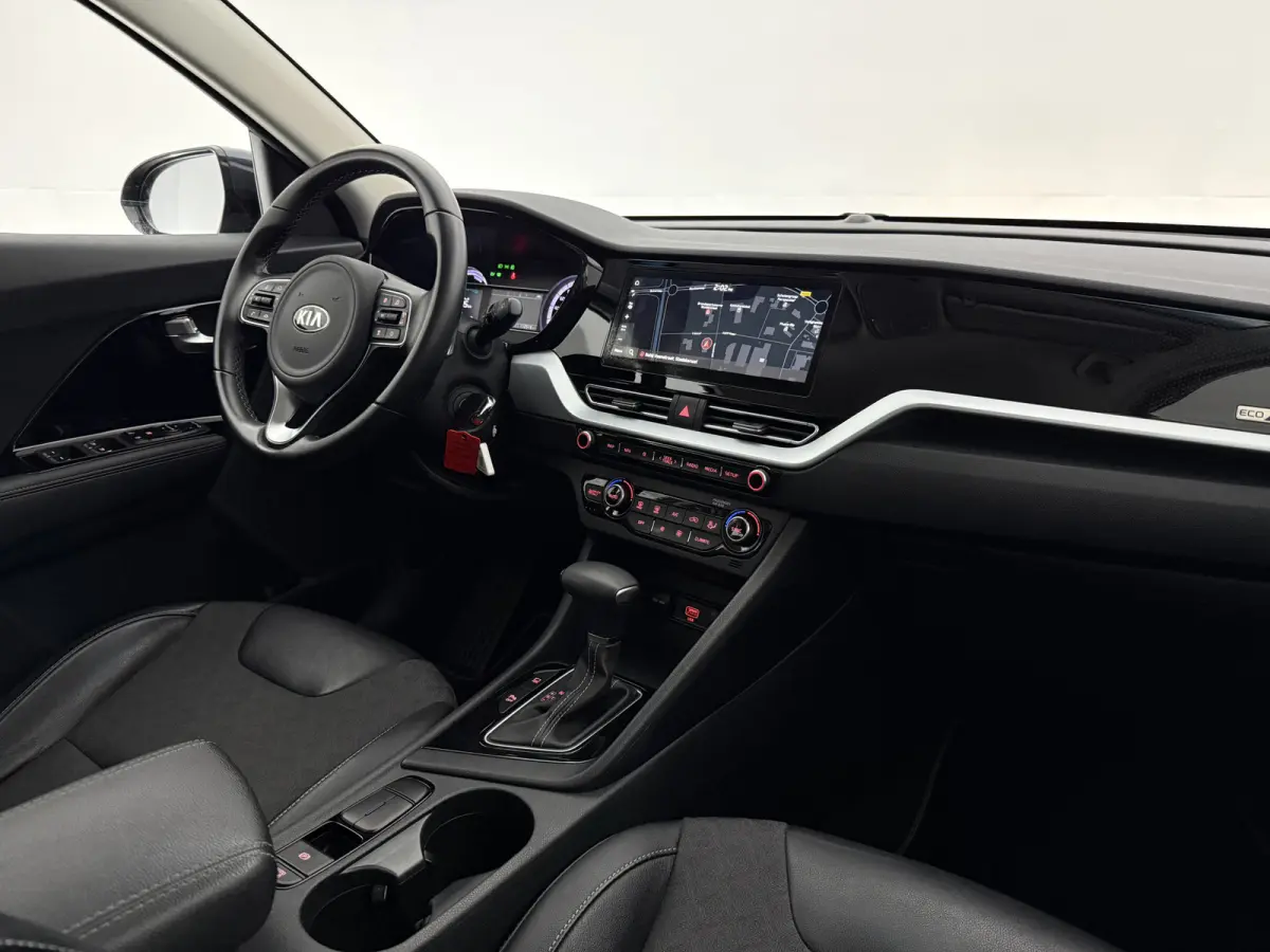 1.6 GDi Hybrid DynamicLine | Camera | Clima | Carplay | Cruise | Trekhaak | Navi | Parkeersens. | NAP