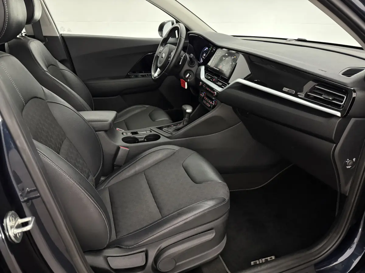 1.6 GDi Hybrid DynamicLine | Camera | Clima | Carplay | Cruise | Trekhaak | Navi | Parkeersens. | NAP
