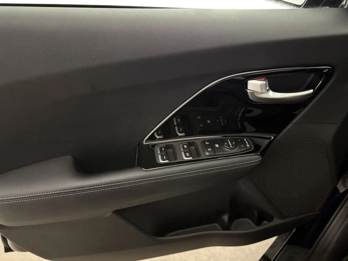 1.6 GDi Hybrid DynamicLine | Camera | Clima | Carplay | Cruise | Trekhaak | Navi | Parkeersens. | NAP