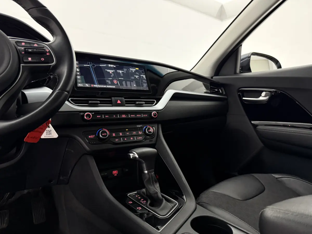 1.6 GDi Hybrid DynamicLine | Camera | Clima | Carplay | Cruise | Trekhaak | Navi | Parkeersens. | NAP
