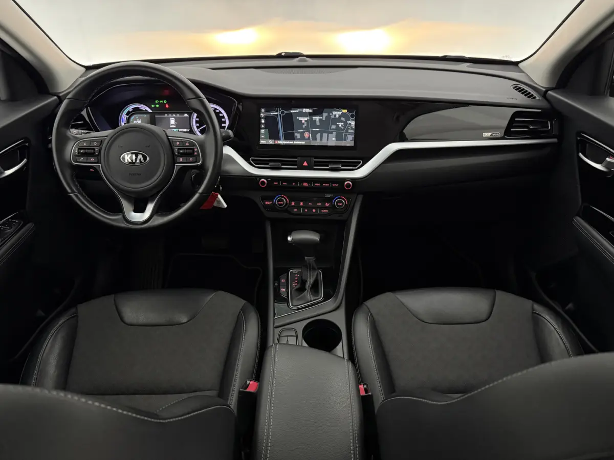 1.6 GDi Hybrid DynamicLine | Camera | Clima | Carplay | Cruise | Trekhaak | Navi | Parkeersens. | NAP