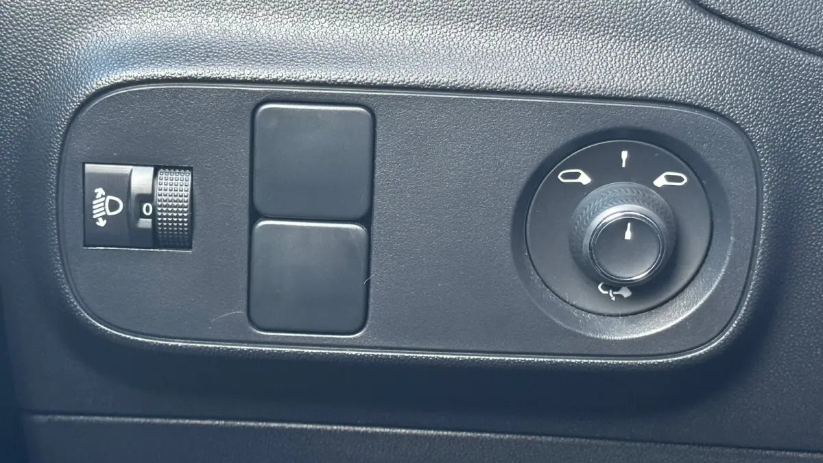 1.2 PURETECH 83PK C-SERIES / NAVI / CLIMA / LED / BLUETOOTH / CRUISECONTROL / 1E EIGENAAR / NIEUWSTAAT !!