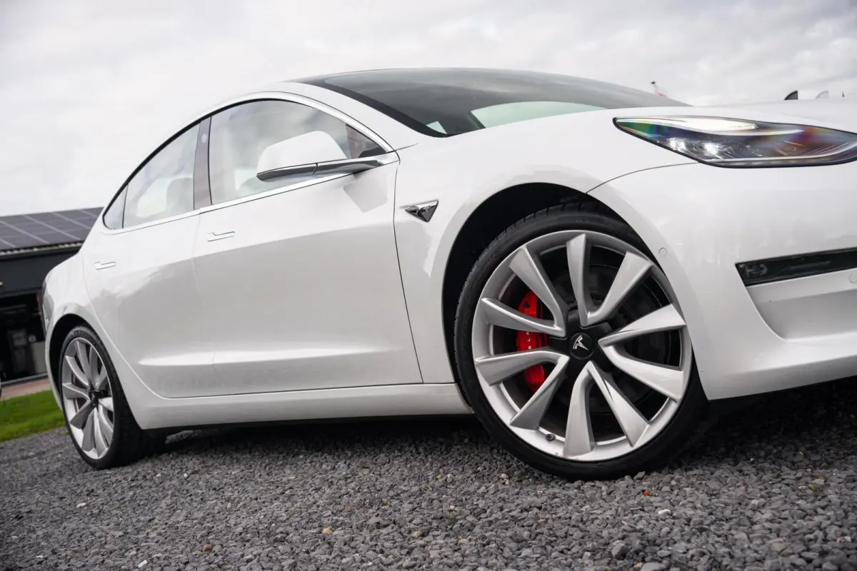 Performance AWD 75 kWh|Org NL NAP|1 Eig|Panoramadak|FSD|Premium Audio|Leder Wit Premium|Parelmoer White|20'' inch|Dealer Onderhouden