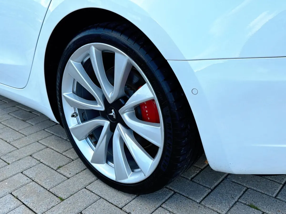 Performance AWD 75 kWh|Org NL NAP|1 Eig|Panoramadak|FSD|Premium Audio|Leder Wit Premium|Parelmoer White|20'' inch|Dealer Onderhouden