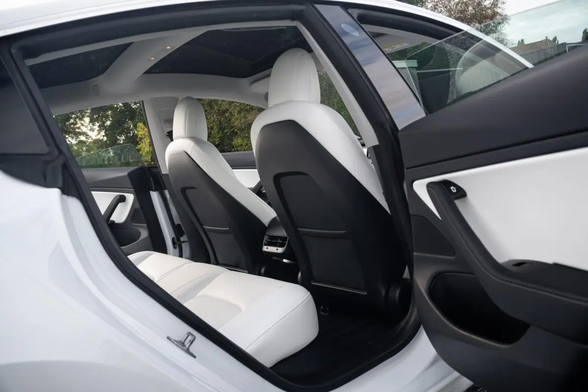 Performance AWD 75 kWh|Org NL NAP|1 Eig|Panoramadak|FSD|Premium Audio|Leder Wit Premium|Parelmoer White|20'' inch|Dealer Onderhouden