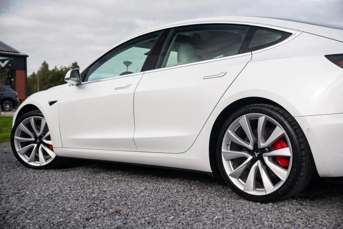 Performance AWD 75 kWh|Org NL NAP|1 Eig|Panoramadak|FSD|Premium Audio|Leder Wit Premium|Parelmoer White|20'' inch|Dealer Onderhouden