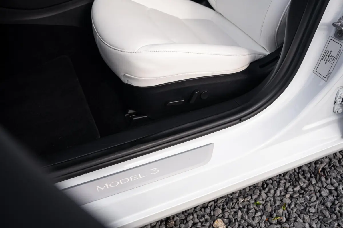 Performance AWD 75 kWh|Org NL NAP|1 Eig|Panoramadak|FSD|Premium Audio|Leder Wit Premium|Parelmoer White|20'' inch|Dealer Onderhouden