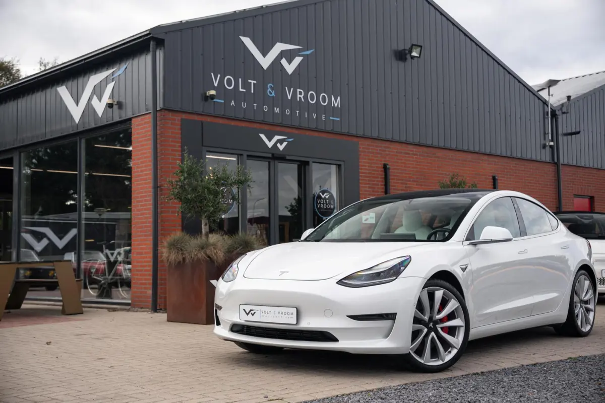 Performance AWD 75 kWh|Org NL NAP|1 Eig|Panoramadak|FSD|Premium Audio|Leder Wit Premium|Parelmoer White|20'' inch|Dealer Onderhouden