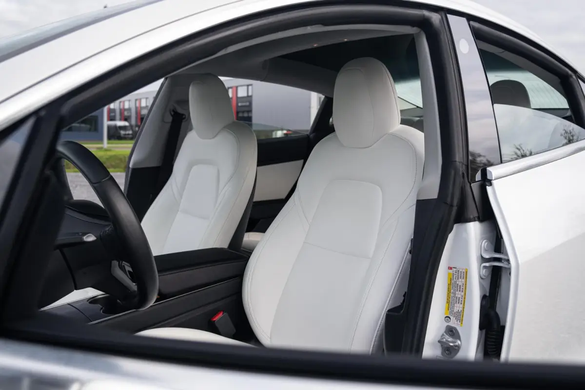 Performance AWD 75 kWh|Org NL NAP|1 Eig|Panoramadak|FSD|Premium Audio|Leder Wit Premium|Parelmoer White|20'' inch|Dealer Onderhouden