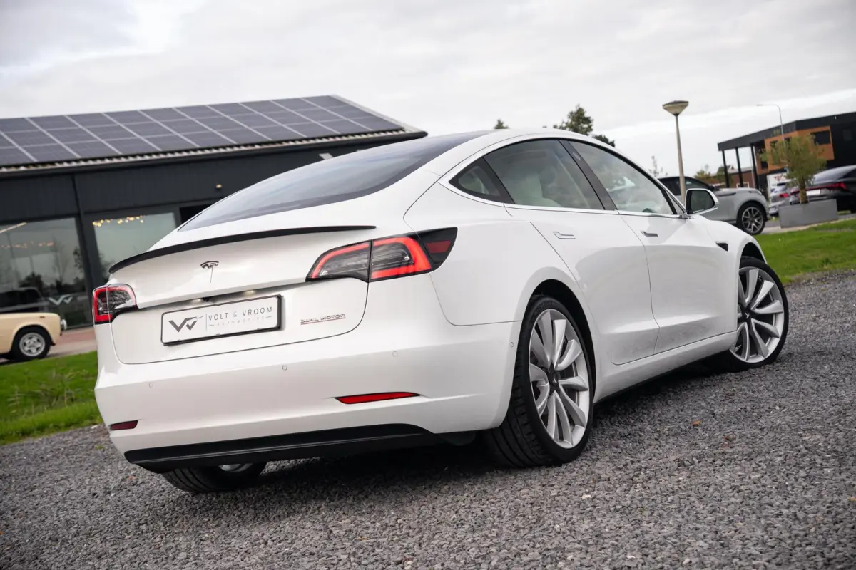 Performance AWD 75 kWh|Org NL NAP|1 Eig|Panoramadak|FSD|Premium Audio|Leder Wit Premium|Parelmoer White|20'' inch|Dealer Onderhouden