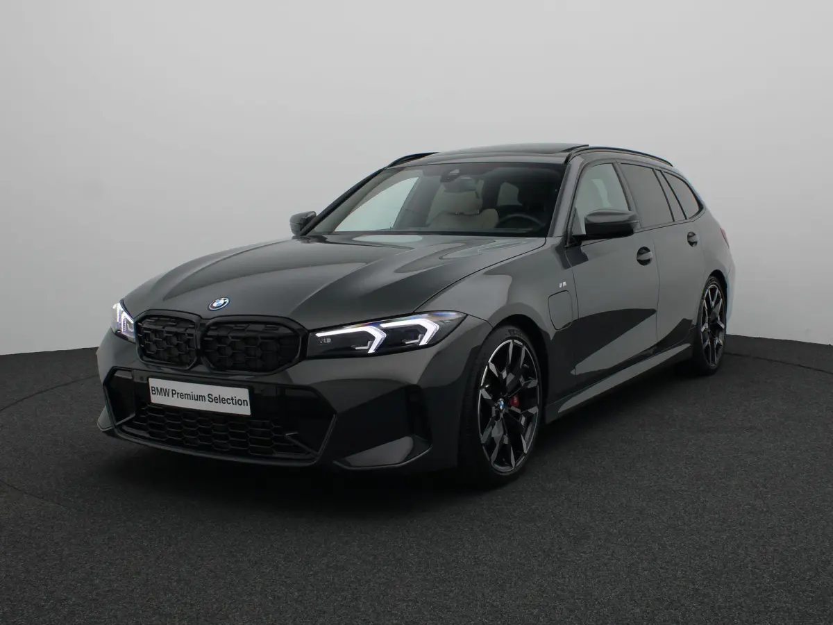 330e M Sportpakket Pro | Comfort Pack | Panoramadak | DAB | HiFi | 19''