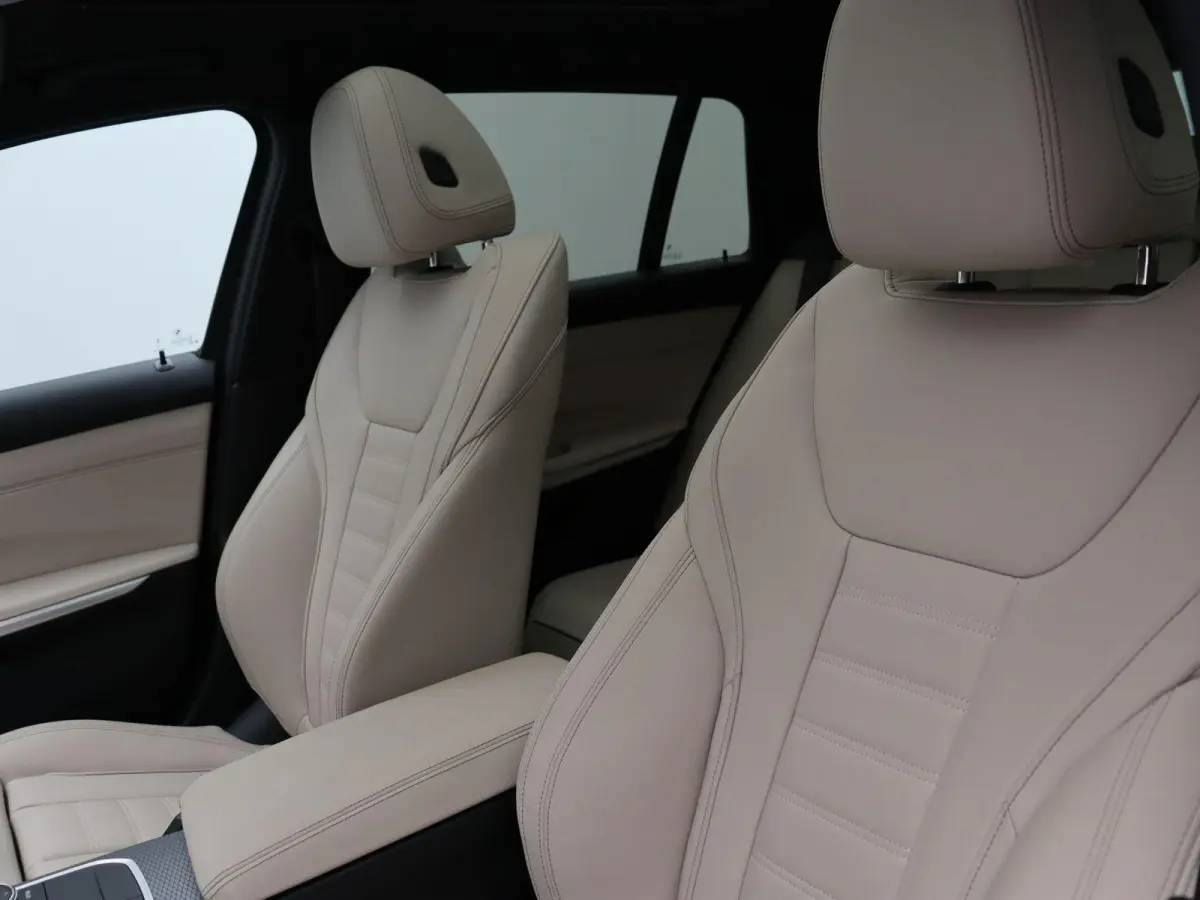 330e M Sportpakket Pro | Comfort Pack | Panoramadak | DAB | HiFi | 19''