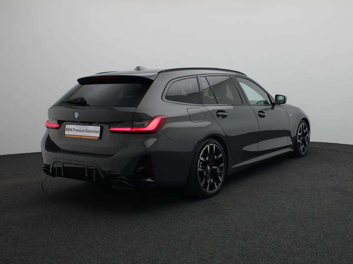 330e M Sportpakket Pro | Comfort Pack | Panoramadak | DAB | HiFi | 19''