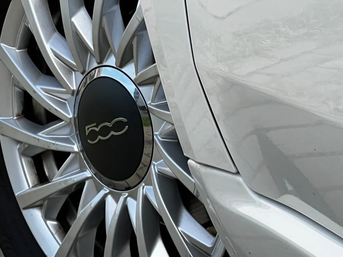 1.0 Hybrid Lounge / Airco / Panoramadak / Park Sensors / 58000 KM / 15" LM Velgen / WW Glas / Nieuwstaat!