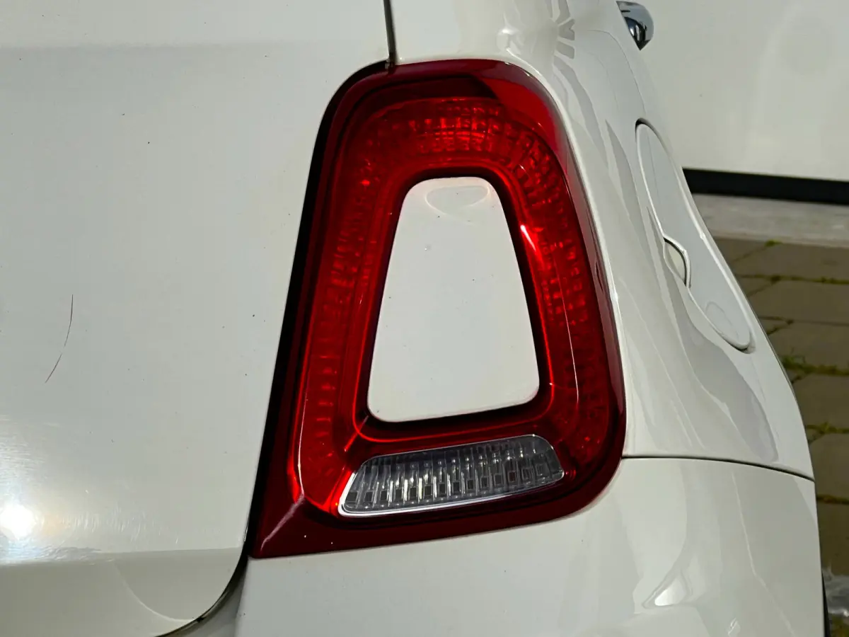 1.0 Hybrid Lounge / Airco / Panoramadak / Park Sensors / 58000 KM / 15" LM Velgen / WW Glas / Nieuwstaat!
