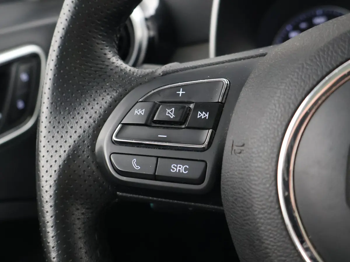 MG LUXURY 45 kWh + TREKHAAK | PANORAMA | JBL 95,1% SOH | LEDER | CAMERA | ADAPTIVE CRUISE | STOELVERWARMING