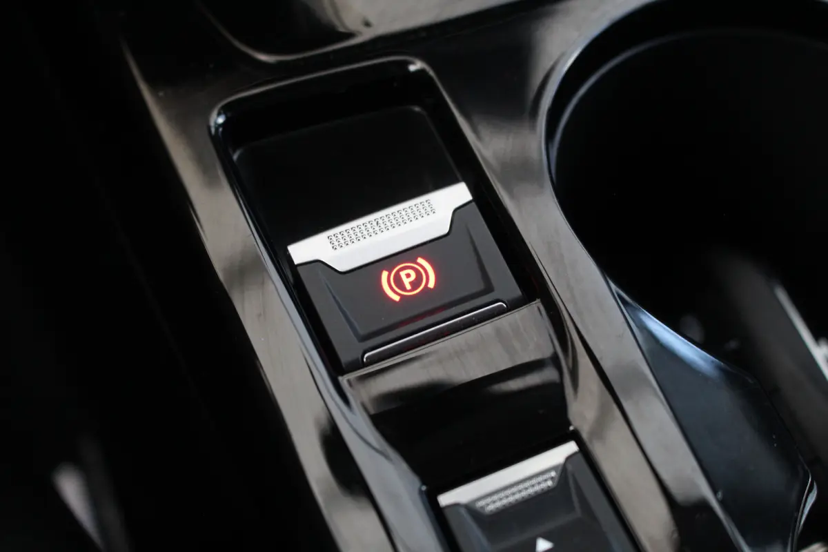 1.2 Allure Pack | Afn. Trekh. | Camera | Keyless | Climate | LED | Carplay | DAB | Afn. Trekh. | Camera | Keyless | Climate | LED | Carplay | DAB |