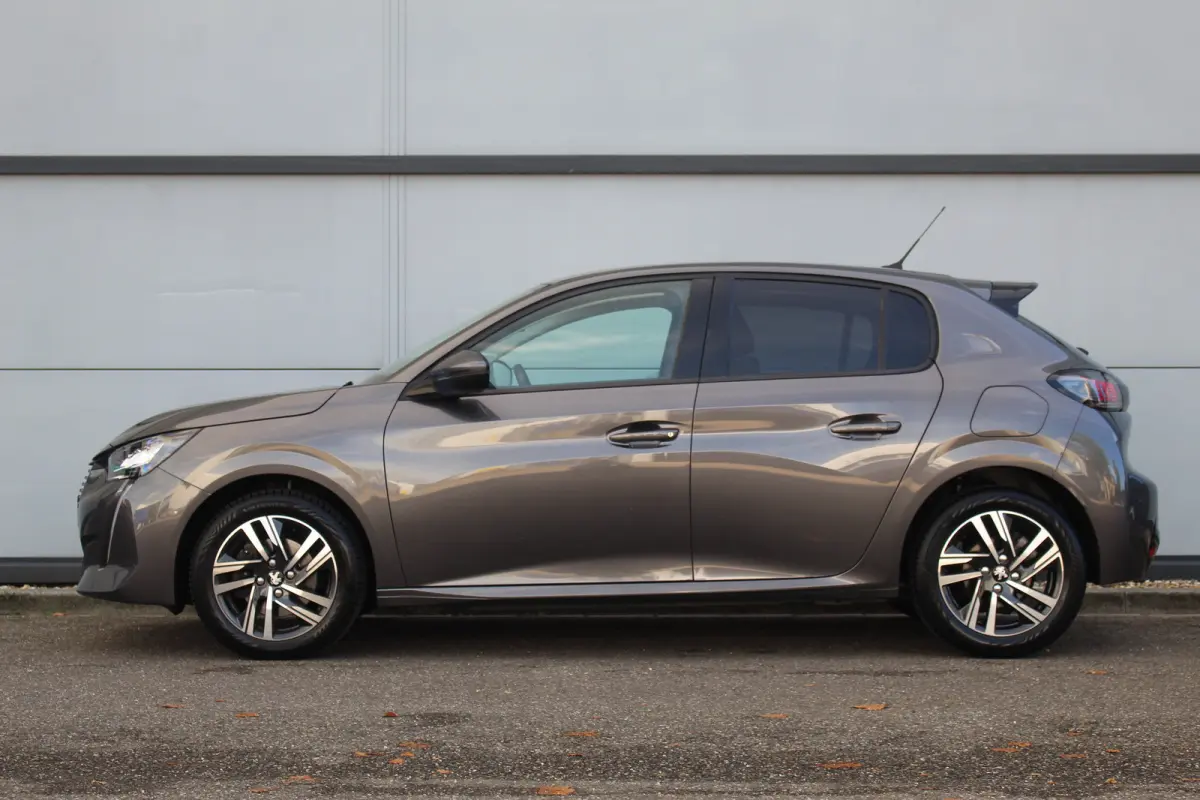 1.2 Allure Pack | Afn. Trekh. | Camera | Keyless | Climate | LED | Carplay | DAB | Afn. Trekh. | Camera | Keyless | Climate | LED | Carplay | DAB |