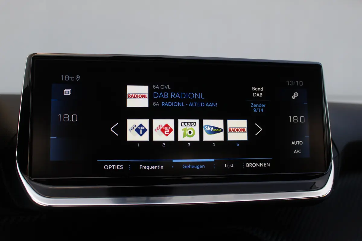 1.2 Allure Pack | Afn. Trekh. | Camera | Keyless | Climate | LED | Carplay | DAB | Afn. Trekh. | Camera | Keyless | Climate | LED | Carplay | DAB |