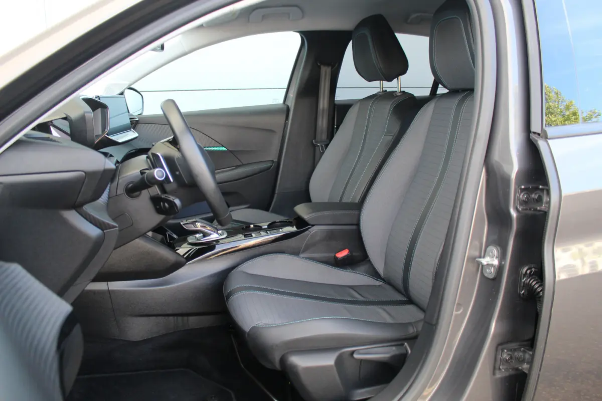 1.2 Allure Pack | Afn. Trekh. | Camera | Keyless | Climate | LED | Carplay | DAB | Afn. Trekh. | Camera | Keyless | Climate | LED | Carplay | DAB |