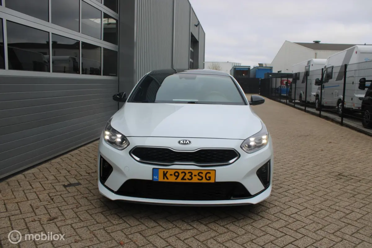 1.5 T-GDI GT-PlusLine 1e Eig | Panoramadak | Stoel en stuurverwarming |
