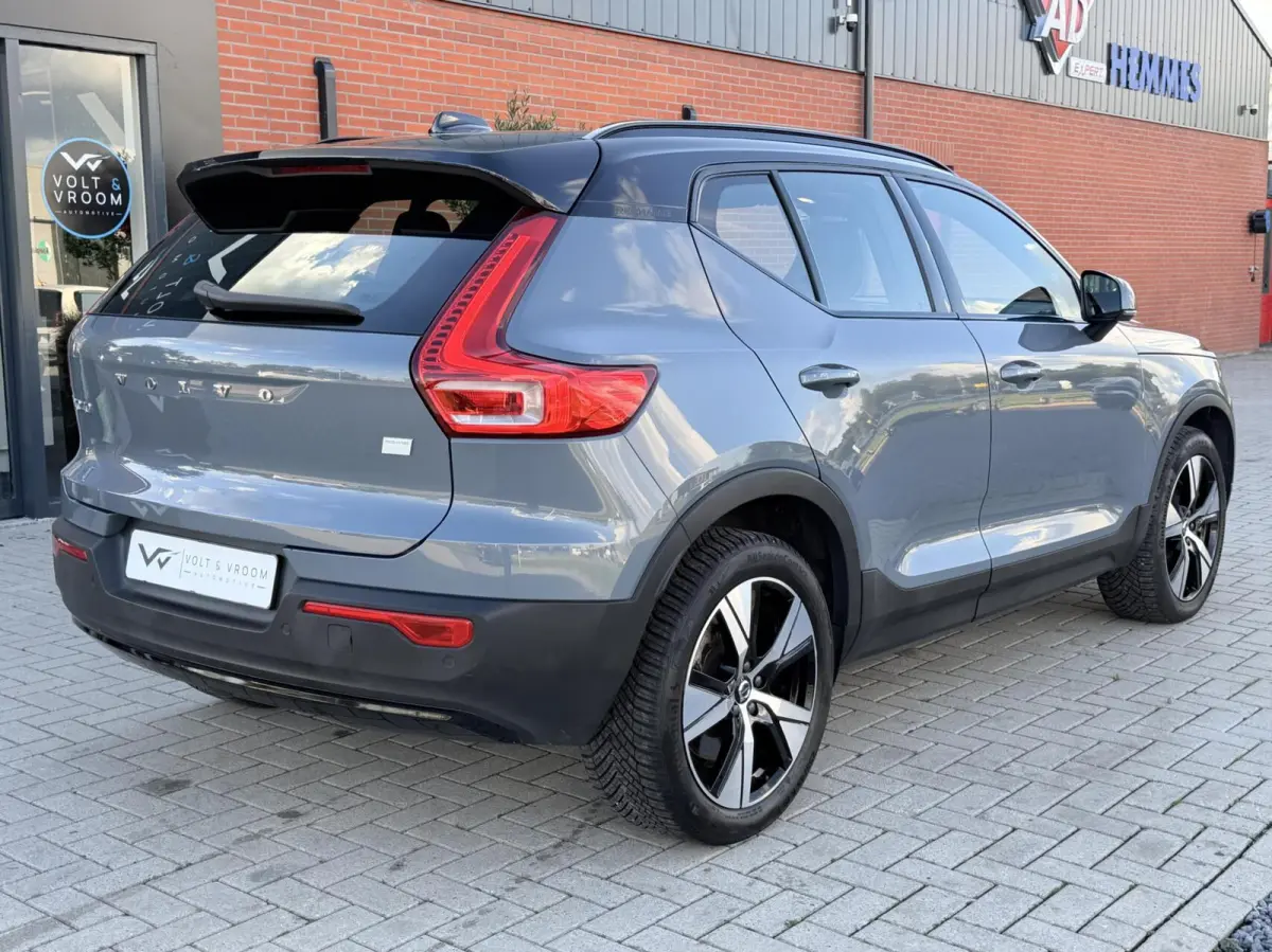 R-Design 70kWh|Org NL NAP|1 Eig|LED|CarPlay|DAB|Leder/Alcantara|Camera|All-Season|Thunder Grey|Isofix|Dealer Onderhouden