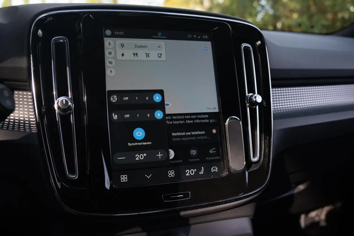 R-Design 70kWh|Org NL NAP|1 Eig|LED|CarPlay|DAB|Leder/Alcantara|Camera|All-Season|Thunder Grey|Isofix|Dealer Onderhouden