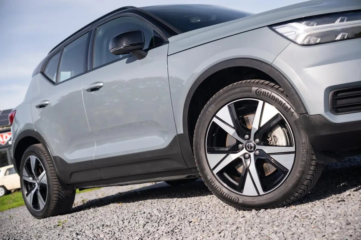 R-Design 70kWh|Org NL NAP|1 Eig|LED|CarPlay|DAB|Leder/Alcantara|Camera|All-Season|Thunder Grey|Isofix|Dealer Onderhouden