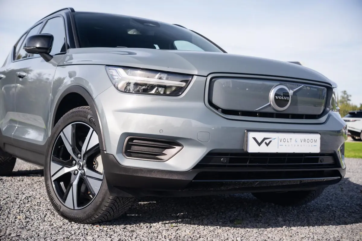 R-Design 70kWh|Org NL NAP|1 Eig|LED|CarPlay|DAB|Leder/Alcantara|Camera|All-Season|Thunder Grey|Isofix|Dealer Onderhouden