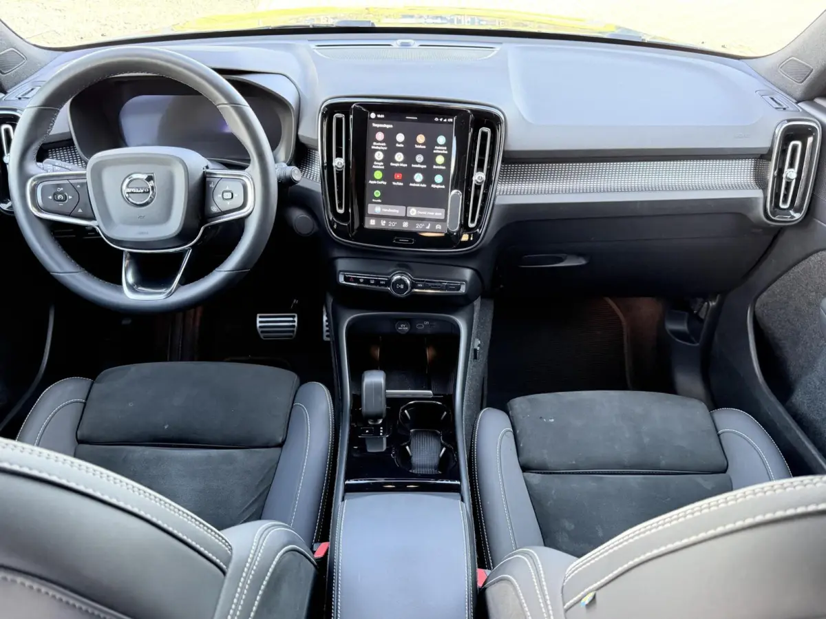 R-Design 70kWh|Org NL NAP|1 Eig|LED|CarPlay|DAB|Leder/Alcantara|Camera|All-Season|Thunder Grey|Isofix|Dealer Onderhouden