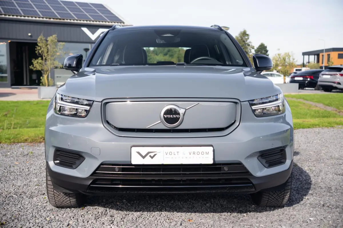 R-Design 70kWh|Org NL NAP|1 Eig|LED|CarPlay|DAB|Leder/Alcantara|Camera|All-Season|Thunder Grey|Isofix|Dealer Onderhouden